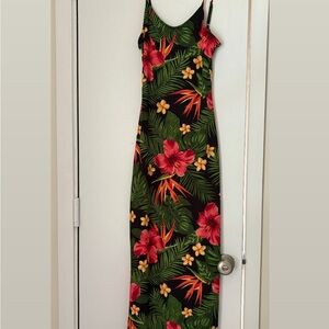 Absolutely Women's Floral Camisole in Red and Green